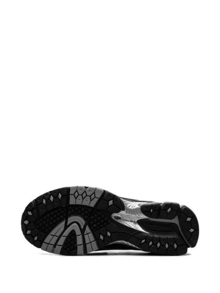 حذاء New Balance 1906L – سلفر والأسود