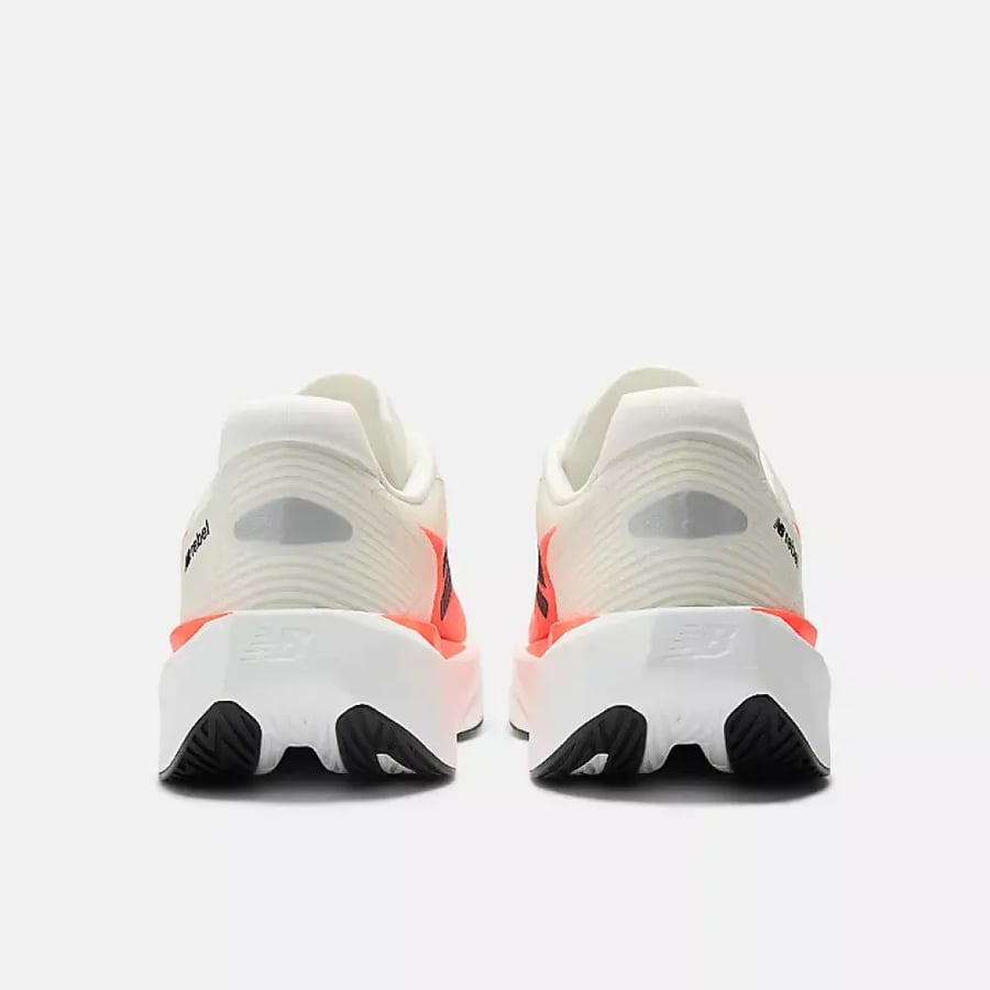 حذاء  نيوبالانس New Balance FuelCell