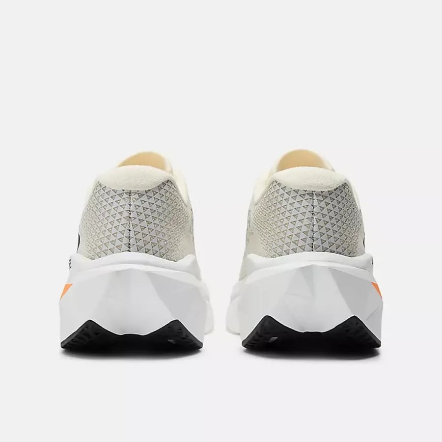 حذاء  نيوبالانس New Balance FuelCell