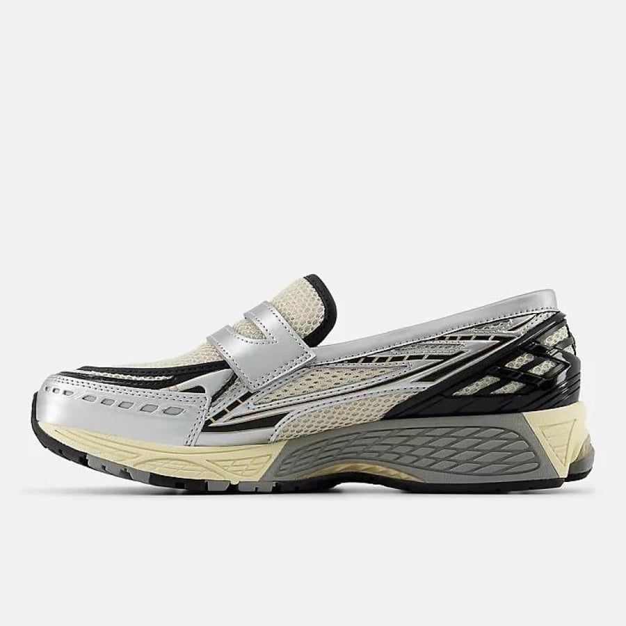 حذاء New Balance 1906L – سلفر وبيج