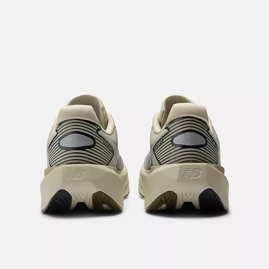 حذاء  نيوبالانس New Balance FuelCell