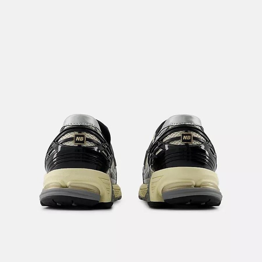 حذاء New Balance 1906L – سلفر وبيج