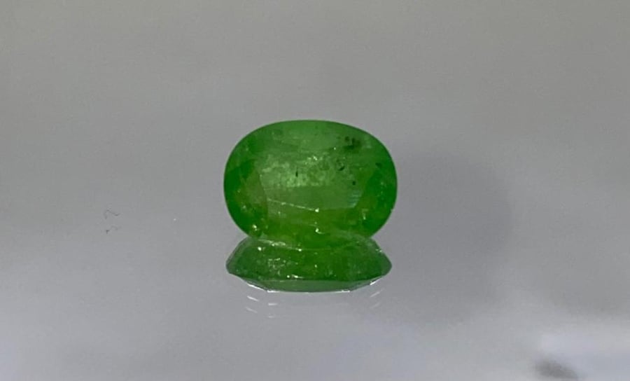 جارنيت (Tsavorite) طبيعي (غير معالج) 4.75 قيراط