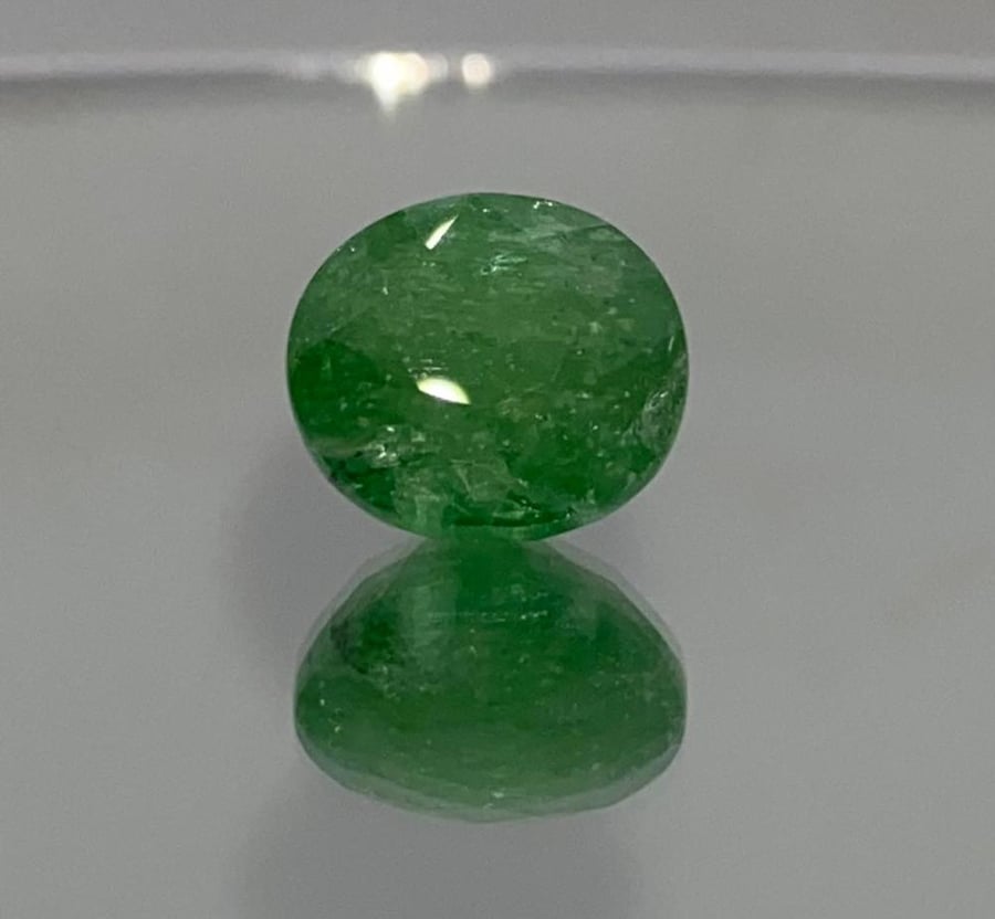 جارنيت (Tsavorite) طبيعي (غير معالج) 12.65 قيراط