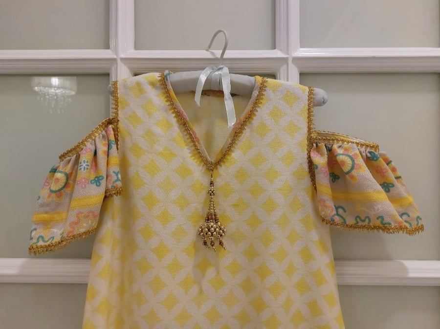 Modern thobe in attractive colors