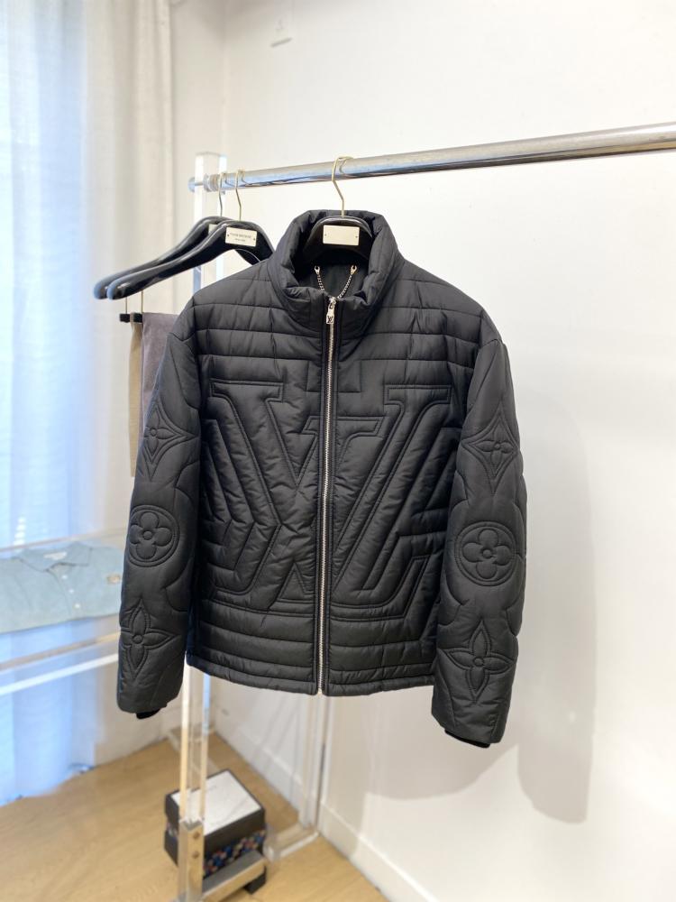 ‏ Louis Vuitton