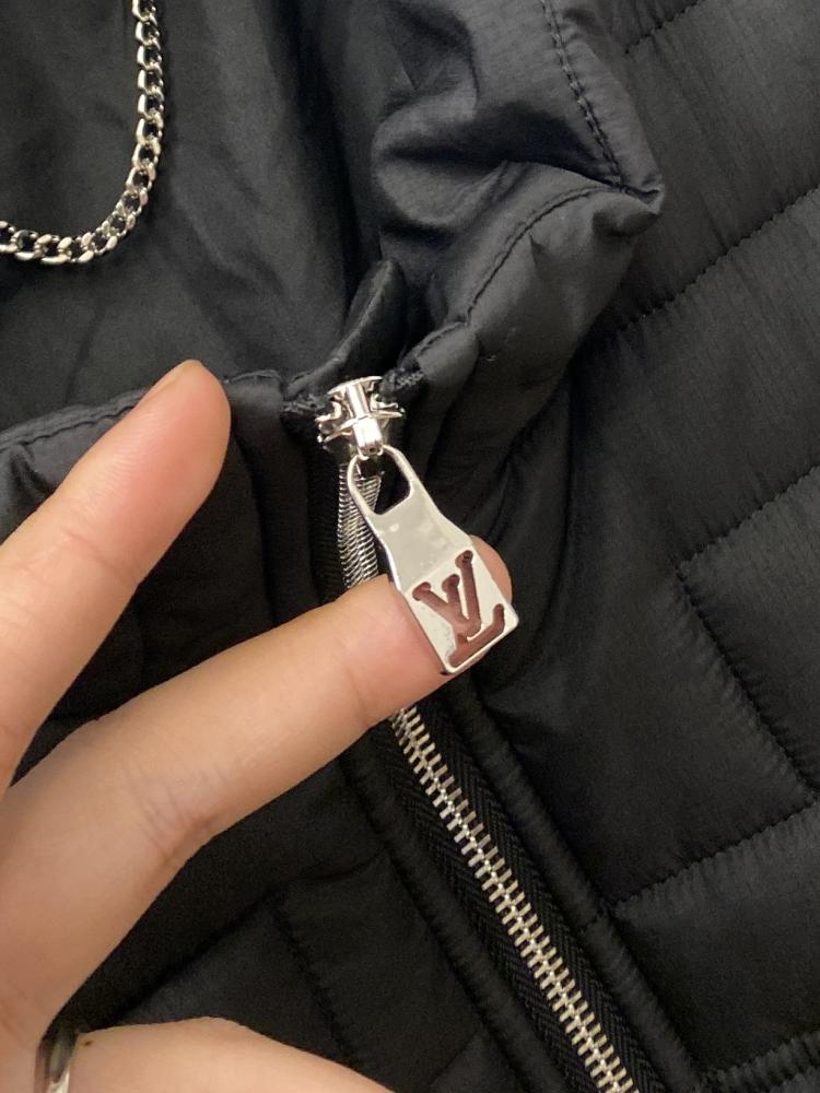 ‏ Louis Vuitton
