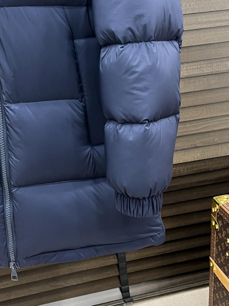 ‏ Louis Vuitton