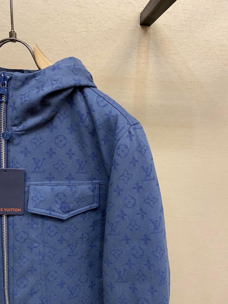 ‏ Louis Vuitton