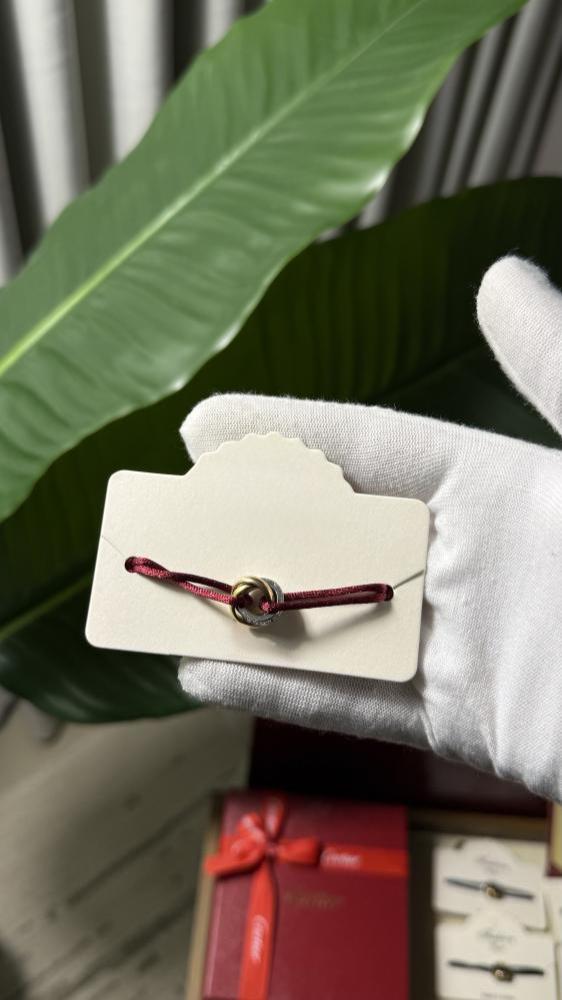 مجموعة أساور Cartier - خيط
