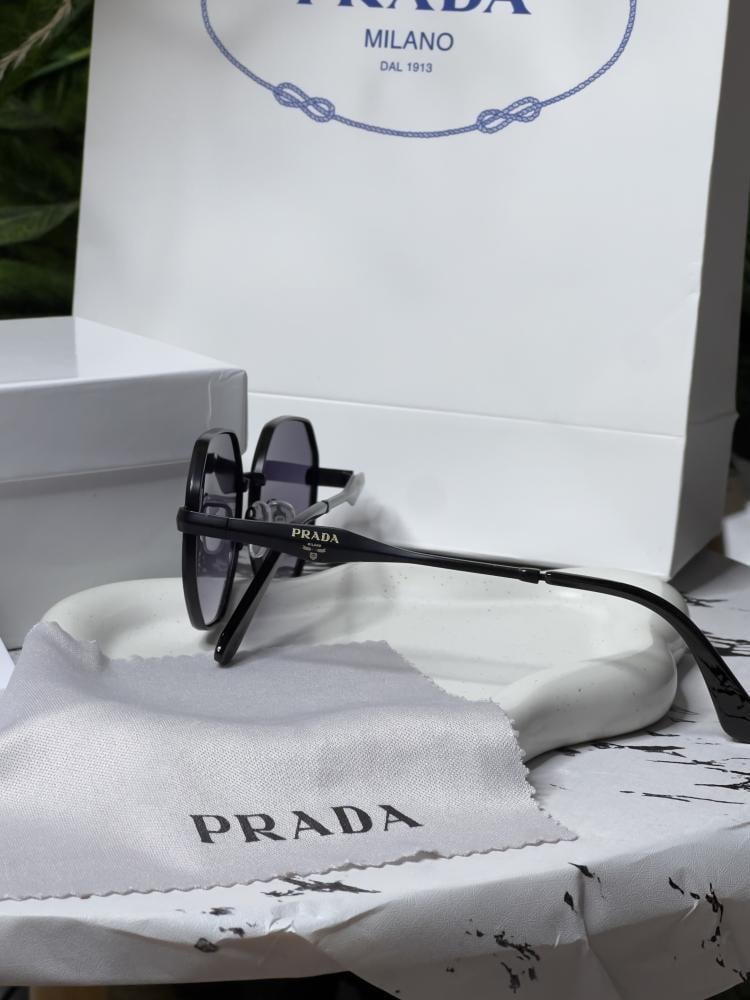 نظارة PRADA أطار أسود