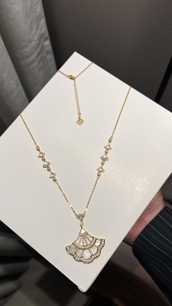 سلسال BVLGARI سلسال BVLGARI الماسي لؤلؤي