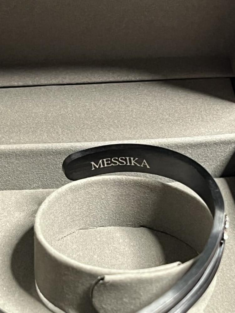 إسوارة MESSIKA اسود