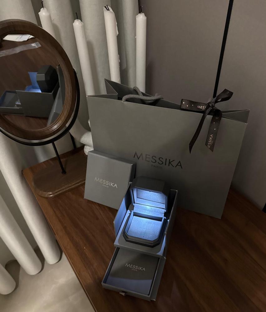 سلسال مع حلق MESSIKA معدن ذهبي