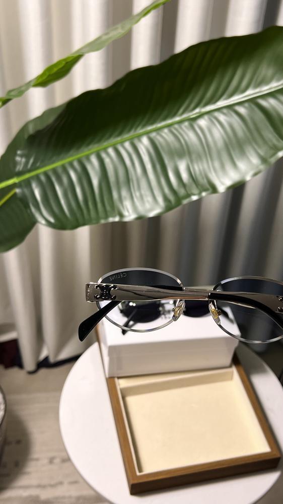 نظارة CELINE ملون