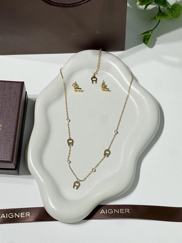 سلسال AIGNER ذهبي