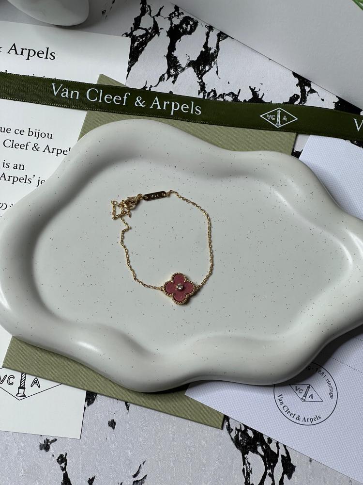 إسوارة Van Cleef & Arpels - إسوارة Van cleef ذهبي وردي