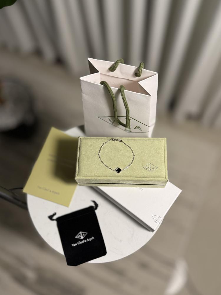 إسوارة Van Cleef & Arpels - إسوارة Van cleef فضي - أسود