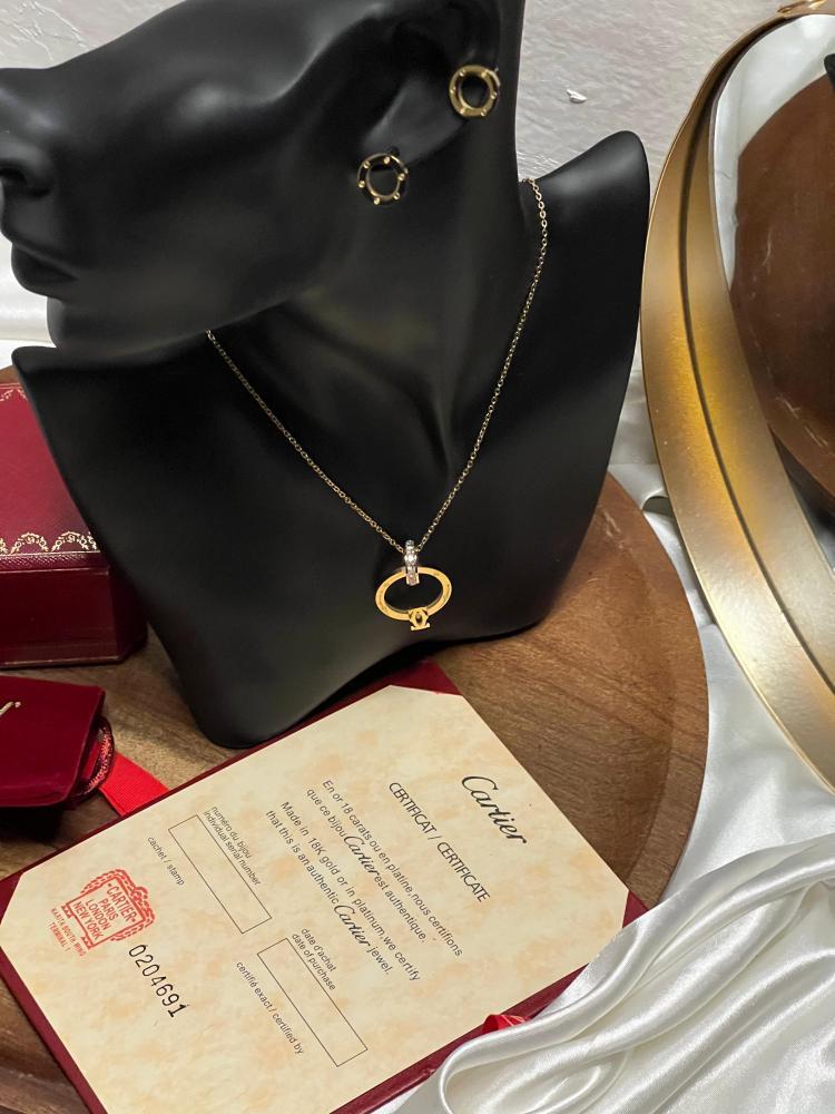 سلسال Cartier ذهبي فصوص