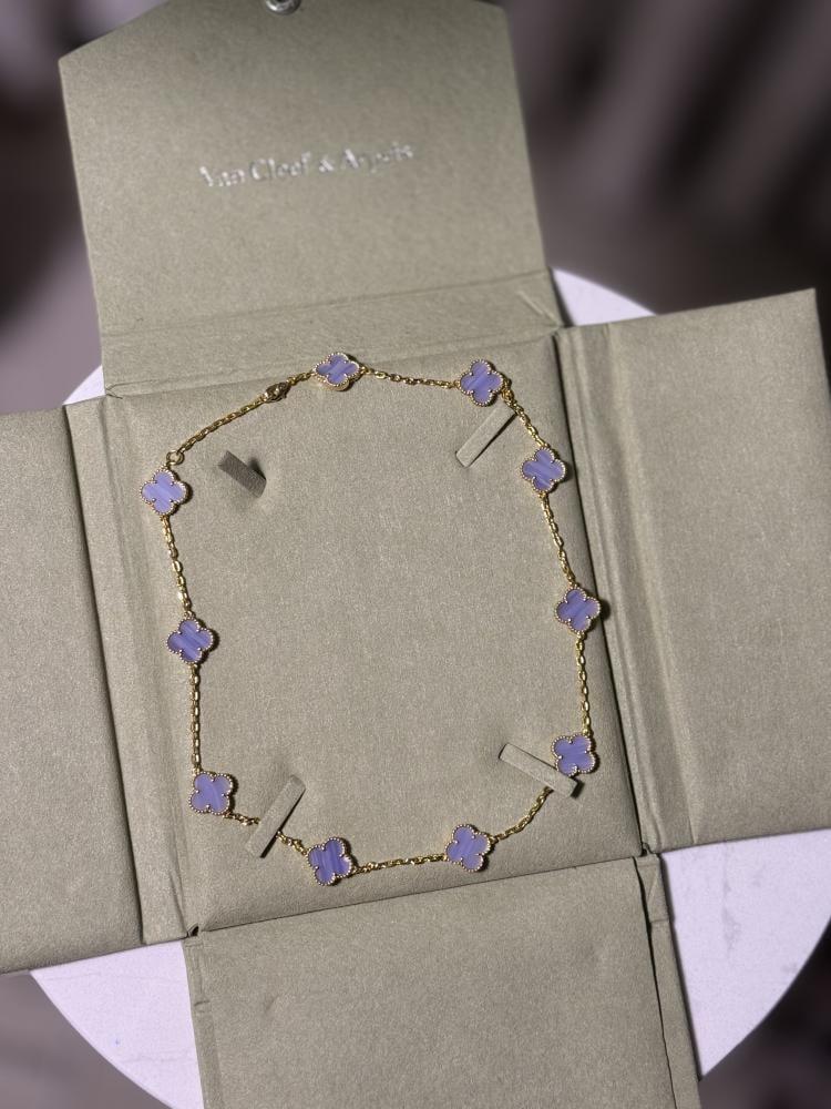 سلسال Van Cleef Arpels سلسال Van Cleef Arpels سلسال فان كليف 10 وردات فيروزي