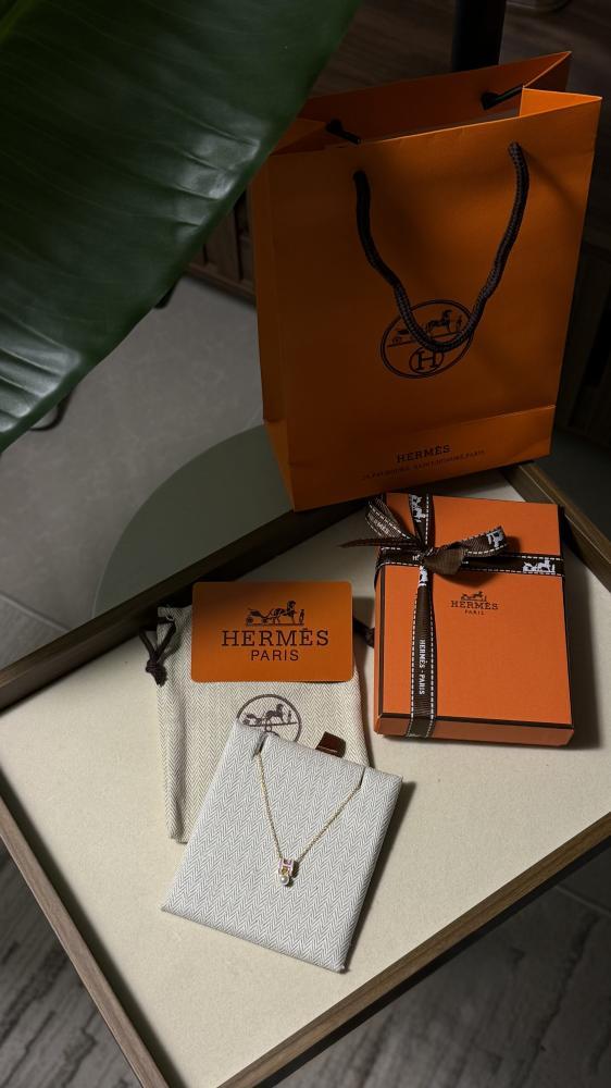 سلسال + حلق hermes ذهبي - وردي