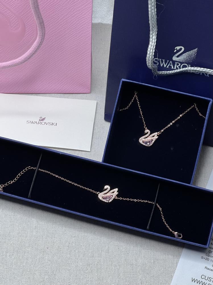طقم إكسسوارات SWAROVSKI - طقم سوارفيسكي