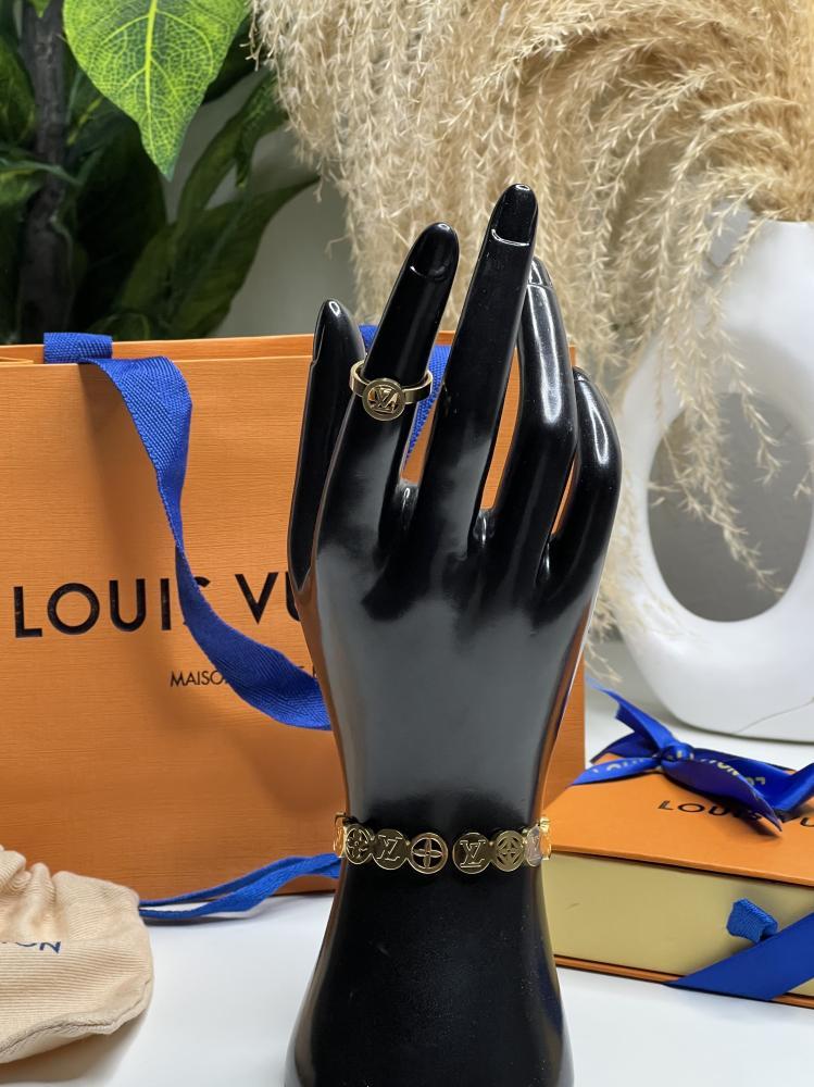 خاتم LOUIS VUITTON خاتم LOUIS VUITTON اسورة خاتم مقاس 14