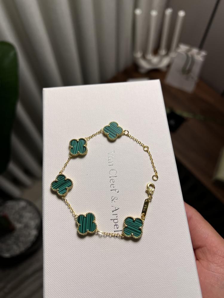 إسوارة Van Cleef & Arpels - إسوارة Van cleef ذهبي -اخظر