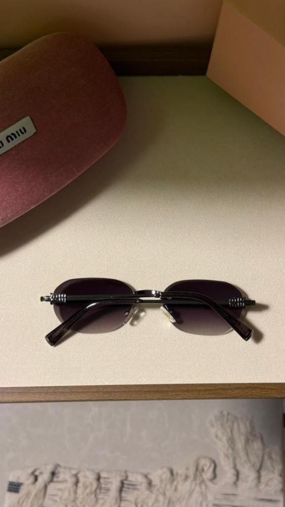 نظارة miu miu ملون