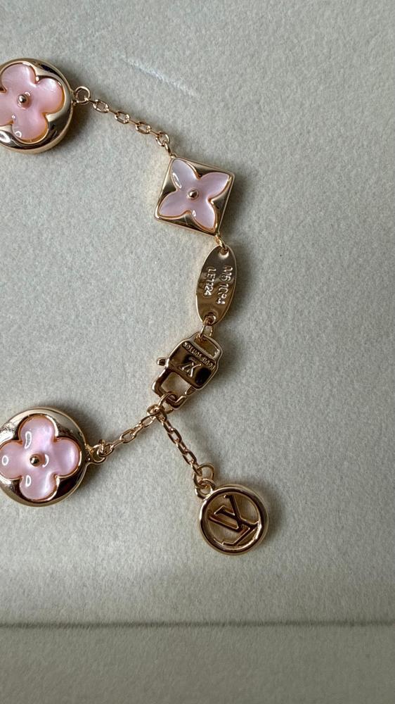 مجموعة أساور LOUIS VUITTON