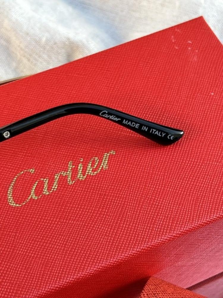 نظارة - Cartier المشهورة