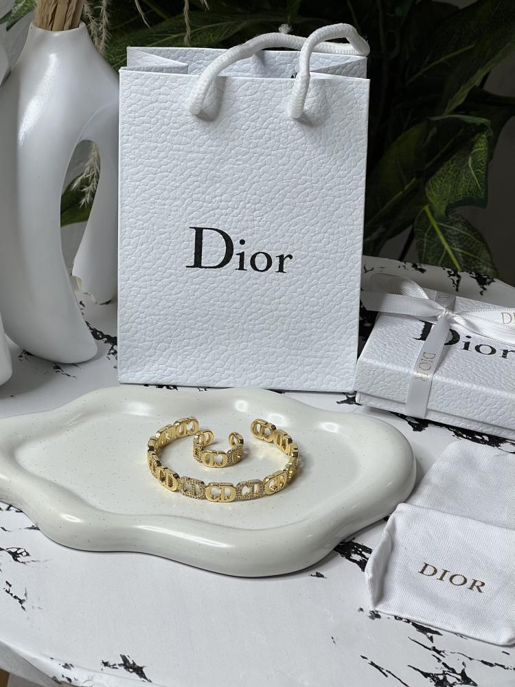 إسوارة+ خاتم Christian Dior ذهبي
