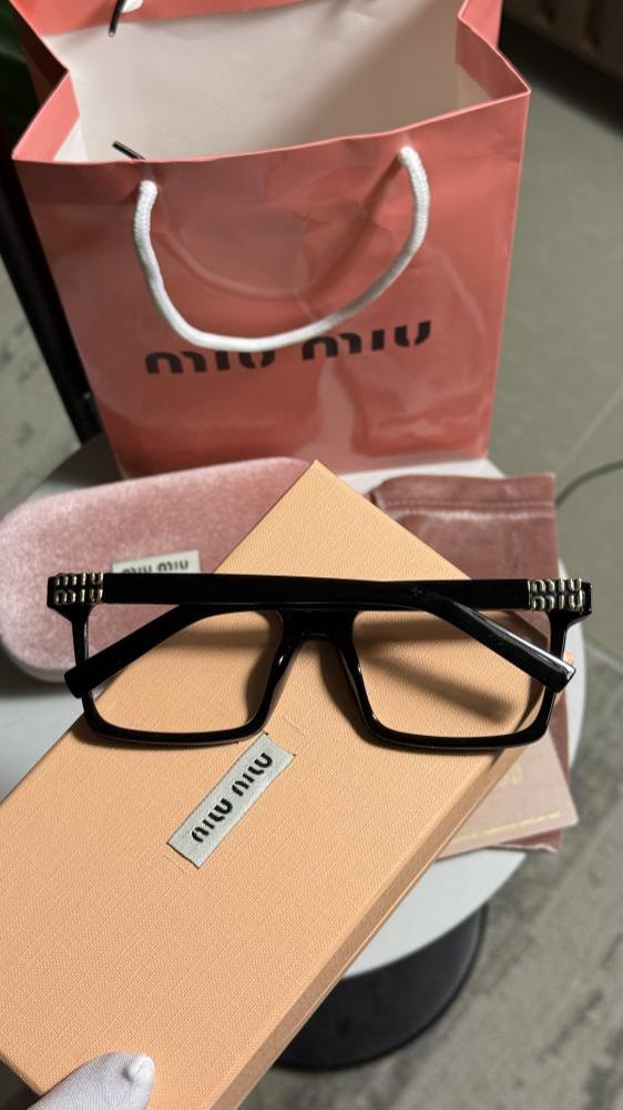 نظارة MIU MIU نظارة miu miu أطار اسود عدسة شفاف