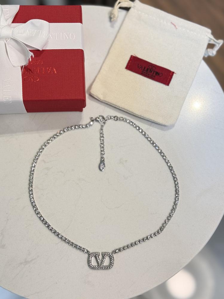 سلسال VALENTINO سلسال VALENTINO لونين ذهبي فضي