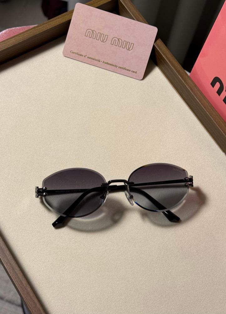 نظارة miu miu (ملون)