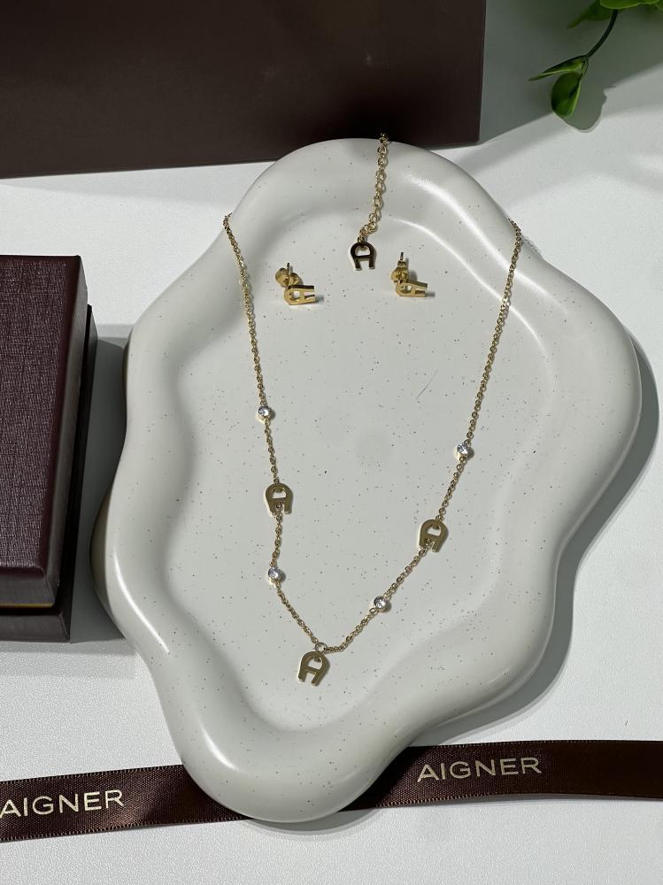 سلسال AIGNER ذهبي