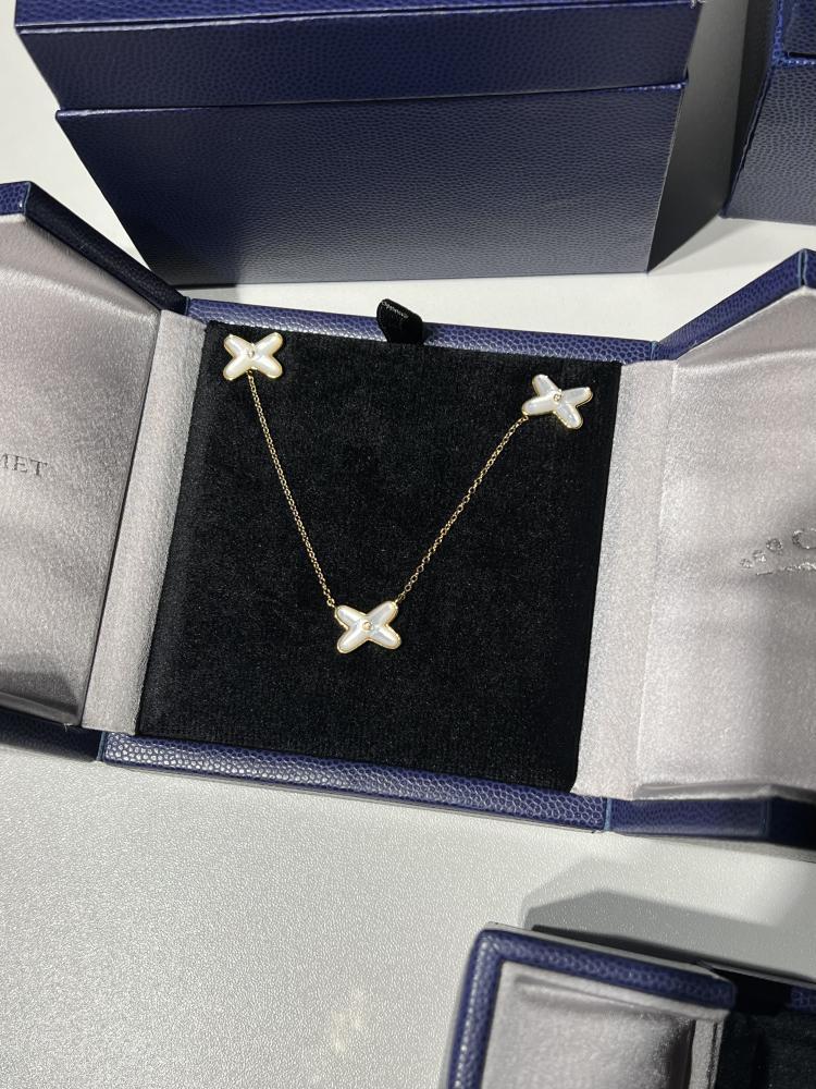 طقم إكسسوارات CHAUMET - طقم شوميه أبيض