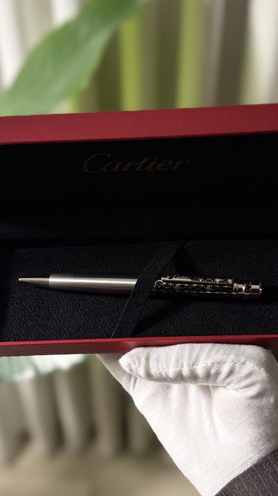 قلم Cartier - قلم حبر من مجموعة سانتوس دو كارتيه