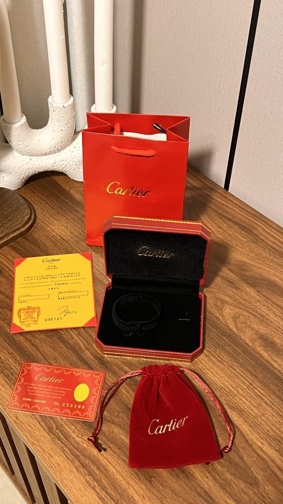 مجموعة أساور Cartier - خيط