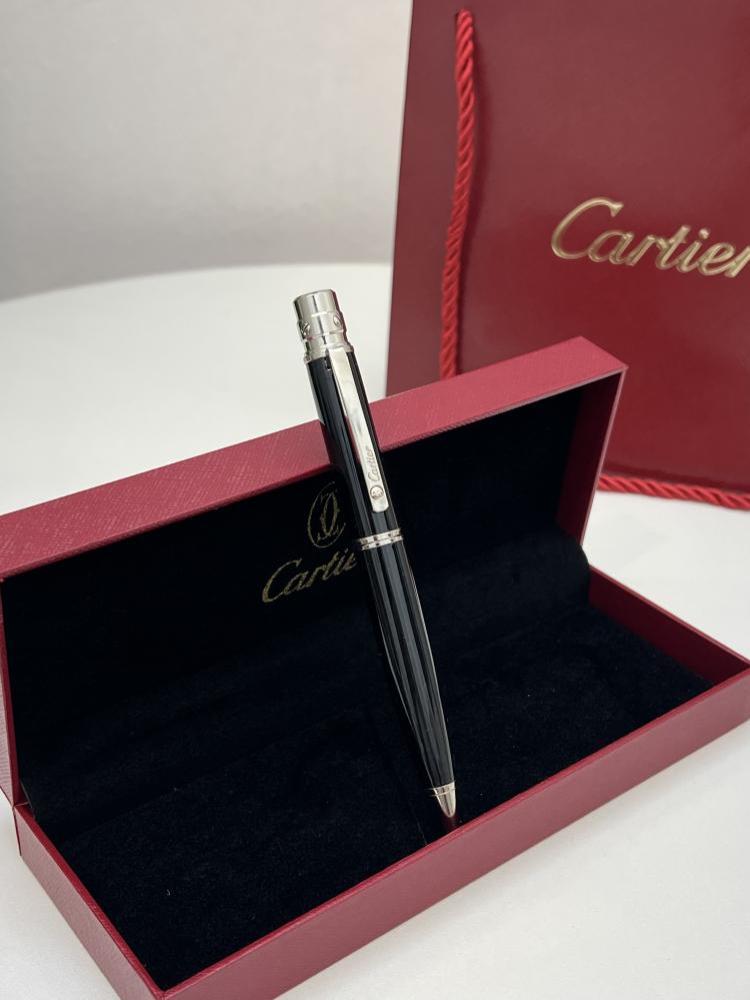 قلم Cartier - قلم حبر من مجموعة سانتوس دو كارتيه