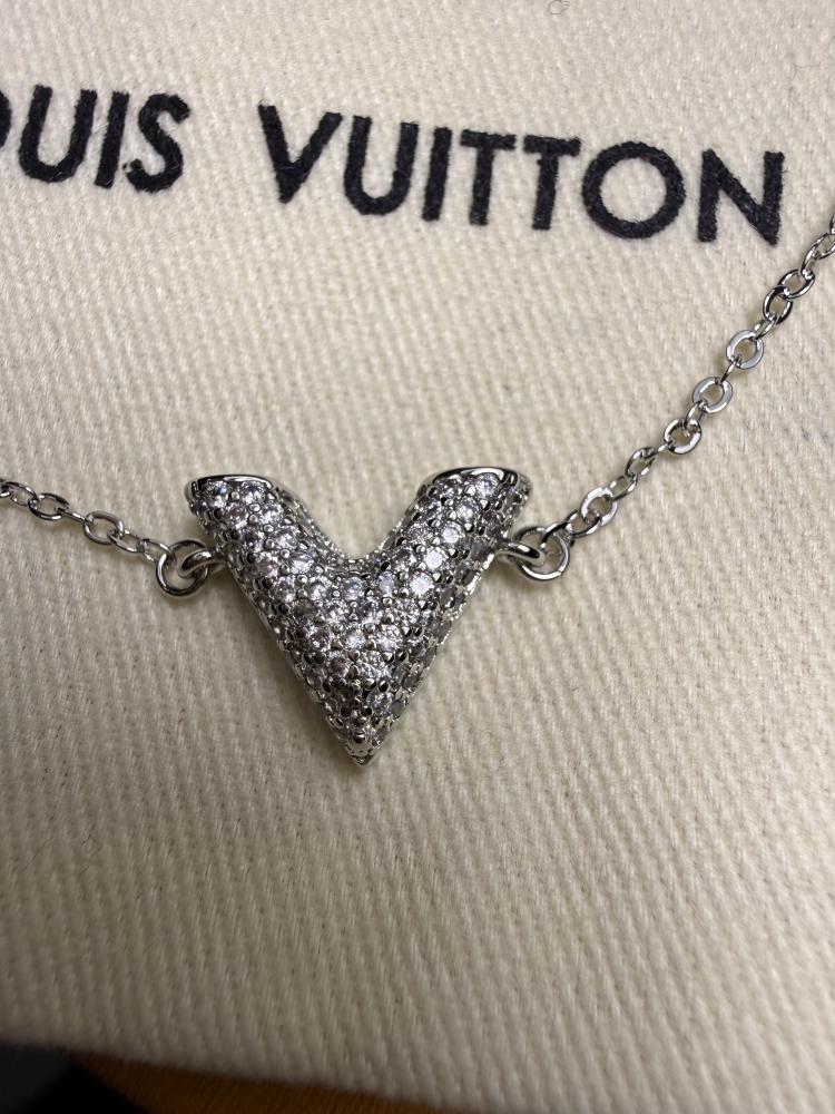 إسوارة LOUIS VUITTON معدن فضي