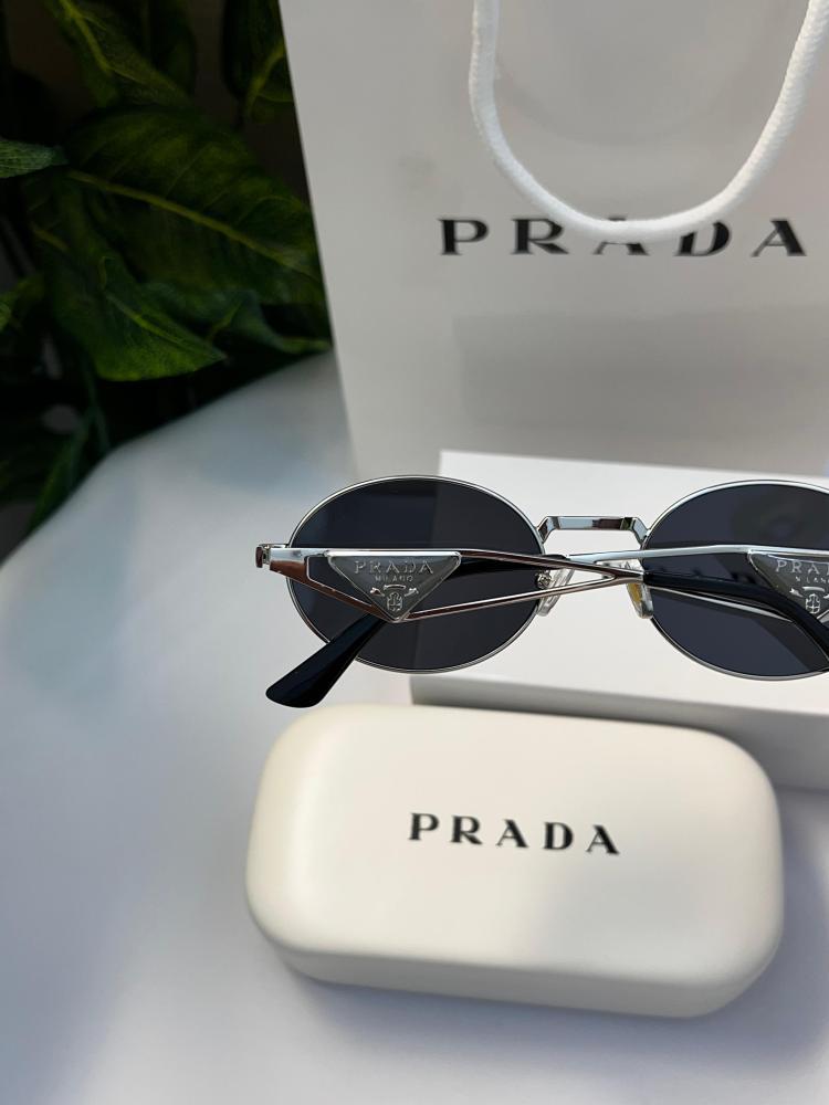 نظارة PRADA نظارة PRADA إطار فضي عدسة أسود