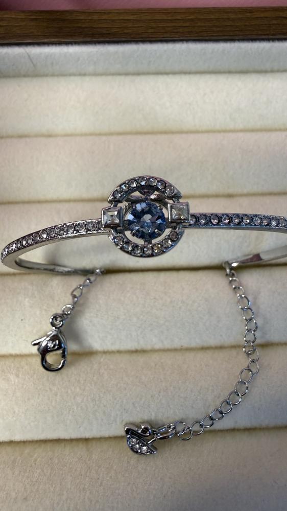 إسوارة SWAROVSKI - اسوارة سوارفيسكي فضي كرستالة زرقاء