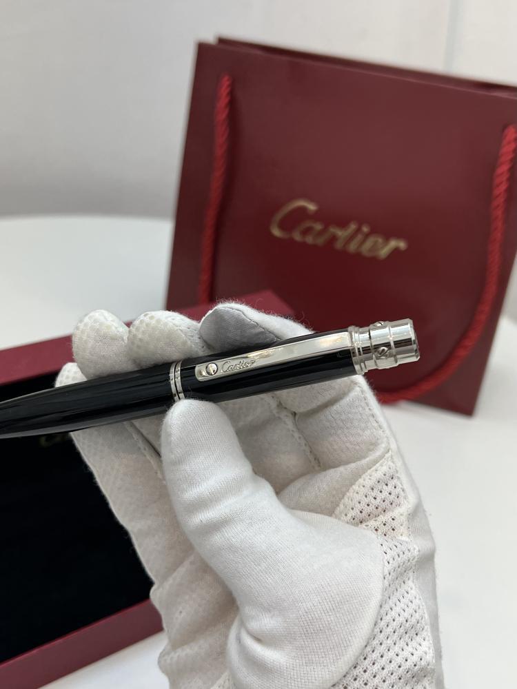قلم Cartier - قلم حبر من مجموعة سانتوس دو كارتيه