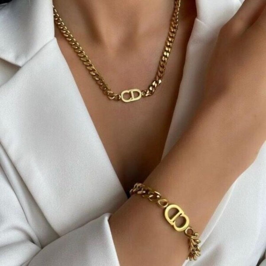 طقم إكسسوارات Dior طقم Dior ذهبي