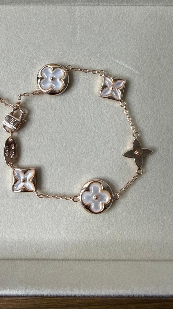 مجموعة أساور LOUIS VUITTON