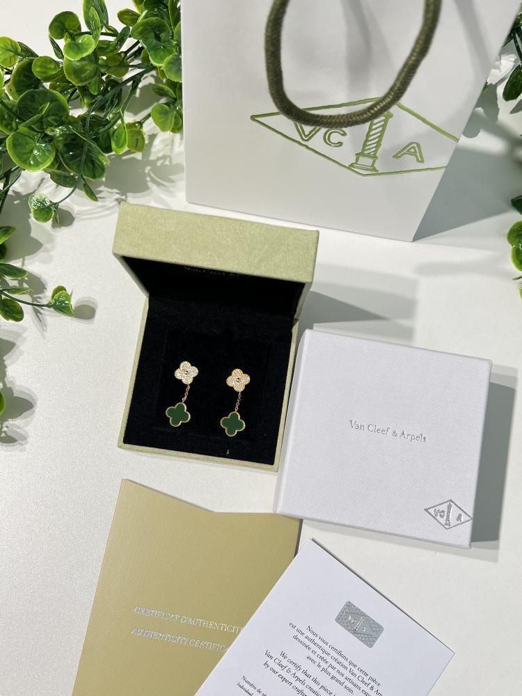 حلق Van Cleef & Arpels - حلق Van cleef أخظر