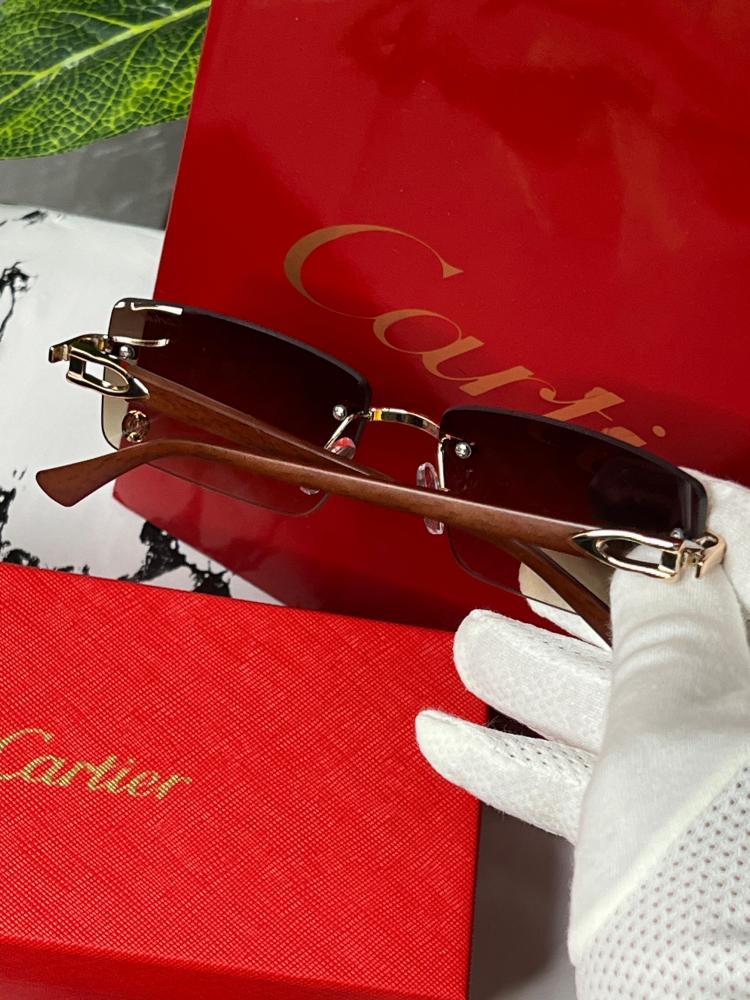 نظارة - Cartier المشهورة