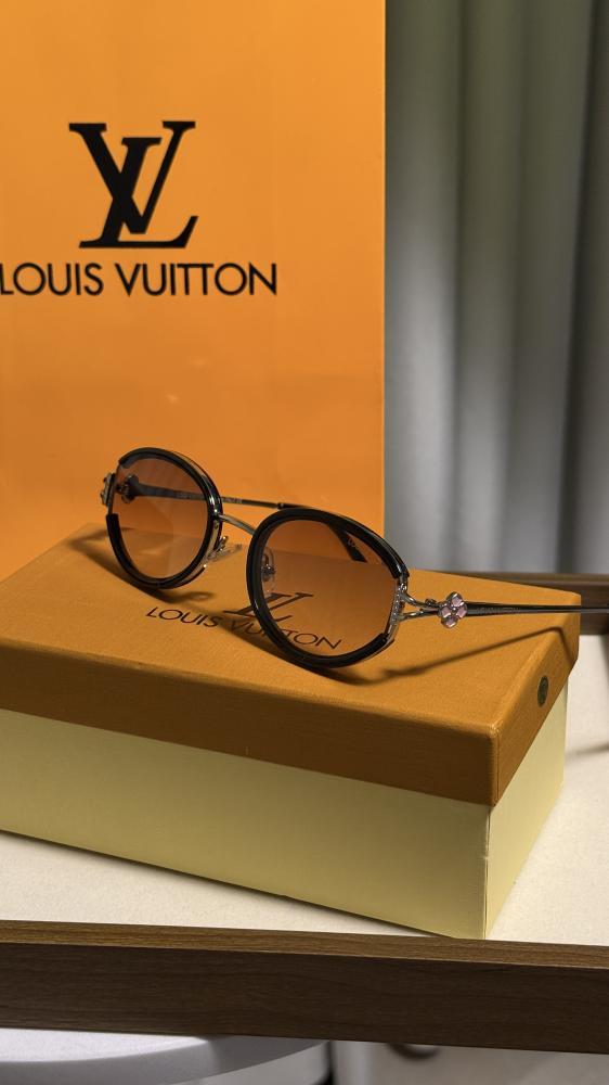 نظارة LOUIS VUITTON