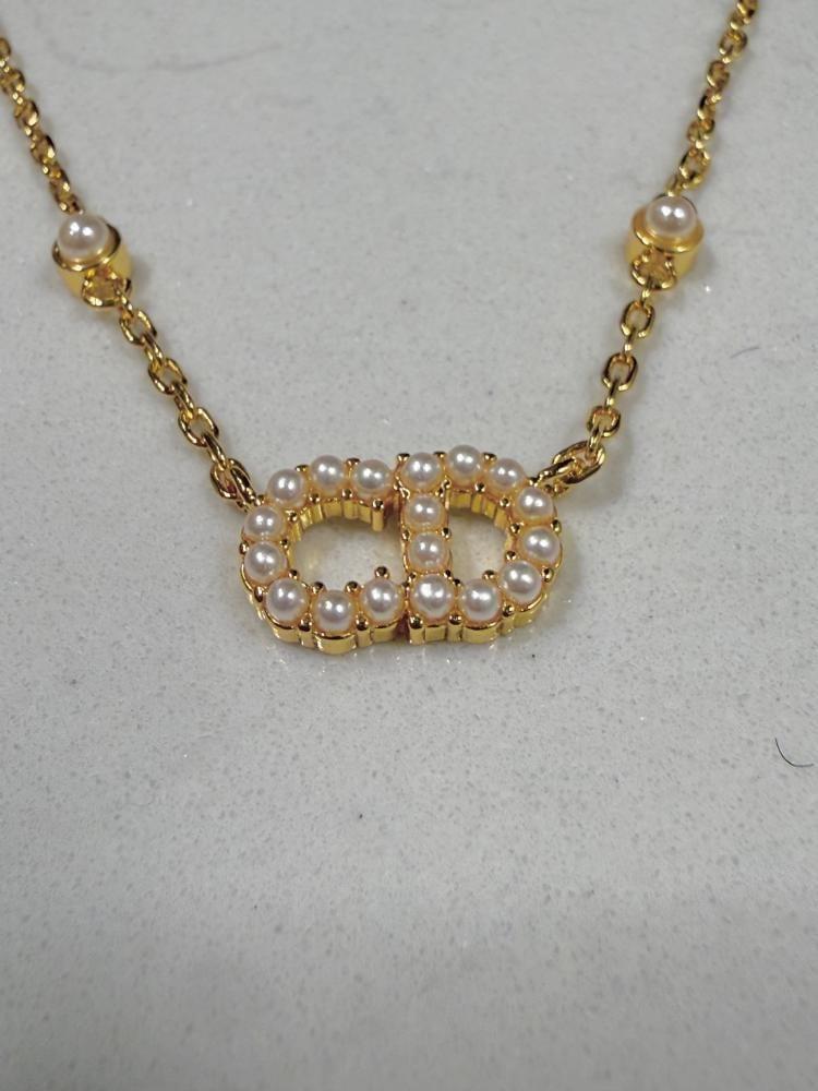طقم DIOR ذهبي 4 قطع